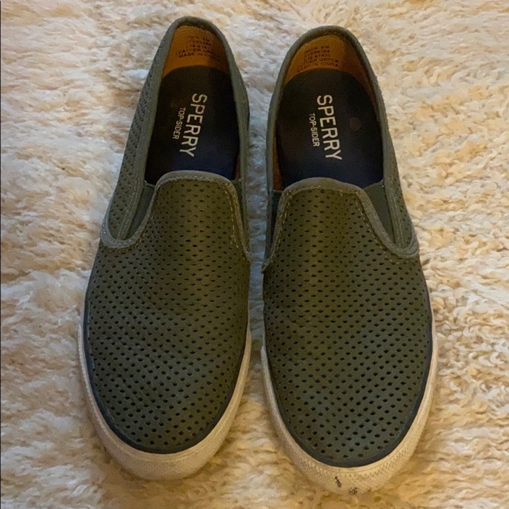 Women’s Sperry slip on flat